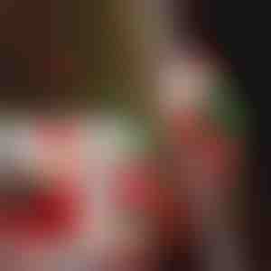 Дядо Коледа, катерещ се по стълби | LADDERSANTA